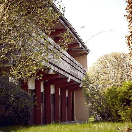 Kyriad Chalons-En-Champagne - Saint-Martin Hotel Exterior photo