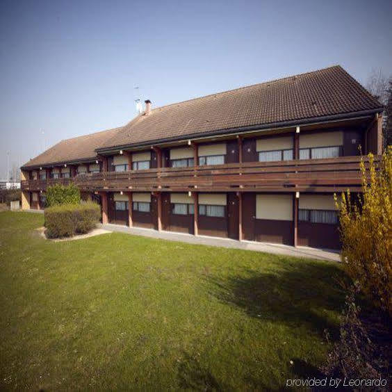 Kyriad Chalons-En-Champagne - Saint-Martin Hotel Exterior photo